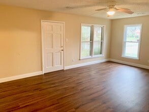 306 Olive St in Jonesboro, AR - Building Photo - Building Photo