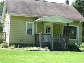 10860 Bennett St SE in Lowell, MI - Building Photo - Building Photo