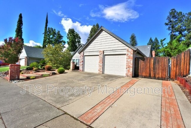 9221 Rock Canyon Way in Orangevale, CA - Building Photo - Building Photo