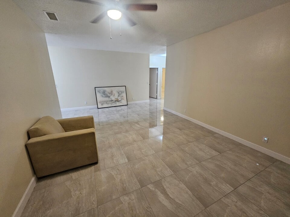 2401 SW 82nd Terrace in Miramar, FL - Building Photo