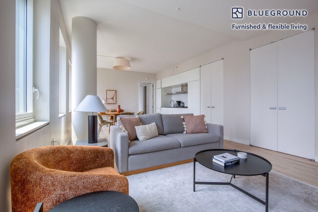 70 W 45th St, Unit SI FL44-ID1502 in New York, NY - Building Photo - Building Photo