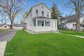 448 Monmouth Rd in West Long Branch, NJ - Building Photo - Building Photo
