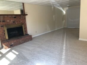 1104 Karen Dr in New Bern, NC - Building Photo - Building Photo