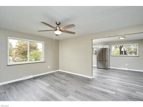 406 E Lake Ave, Unit 2 Bottom in Barberton, OH - Building Photo - Building Photo