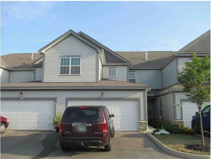 6031 Bluestone Wy in Lewis Center, OH - Building Photo
