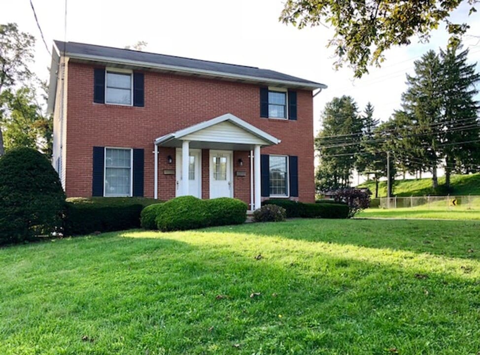 968 Woodland Rd in Mansfield, OH - Building Photo