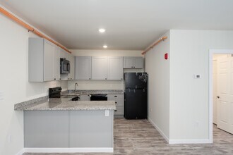 Pine Street Apartments in Pawtucket, RI - Building Photo - Interior Photo