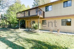 14325 19th Ave NE in Seattle, WA - Building Photo