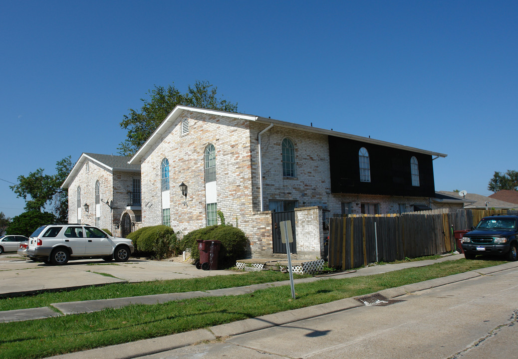 3801 Martinique Ave in Kenner, LA - Building Photo