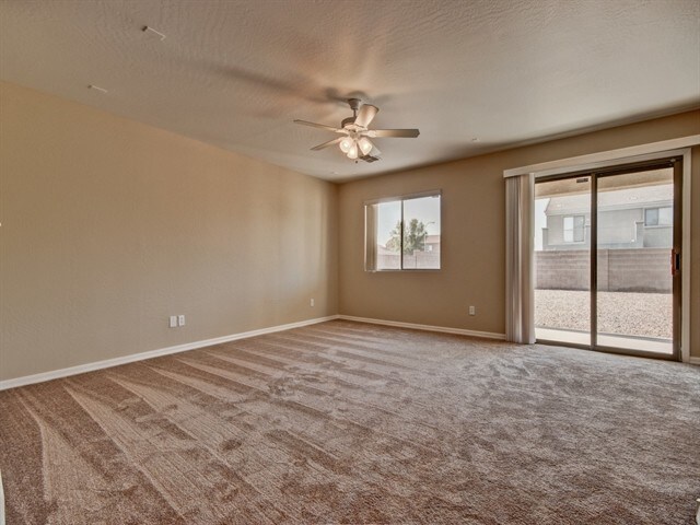 11229 W Mariposa Dr in Phoenix, AZ - Foto de edificio - Building Photo