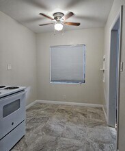 1325 S Casino Center Blvd in Las Vegas, NV - Building Photo - Building Photo