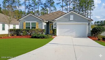 589 Glasgow Dr in Saint Johns, FL - Building Photo