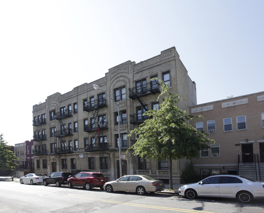 Jeanette Court in Brooklyn, NY - Building Photo