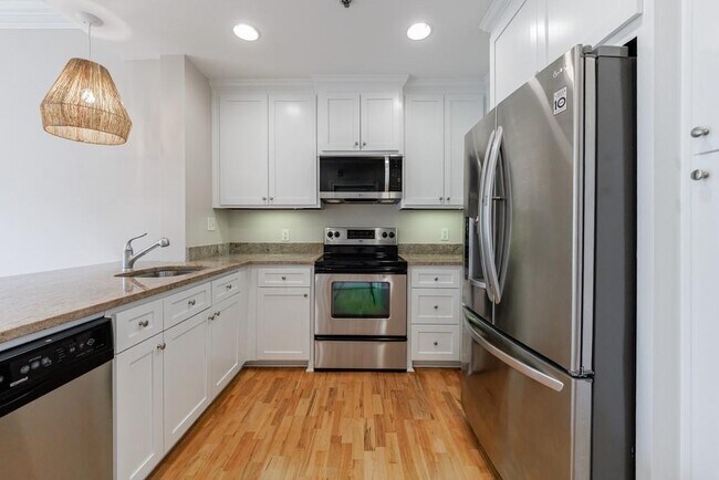 2277/2255 Peachtree Rd NE in Atlanta, GA - Building Photo - Building Photo