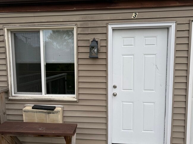 1725 N Farnsworth Ave in Aurora, IL - Building Photo - Building Photo