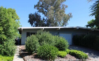 4757 River College Dr in Sacramento, CA - Building Photo
