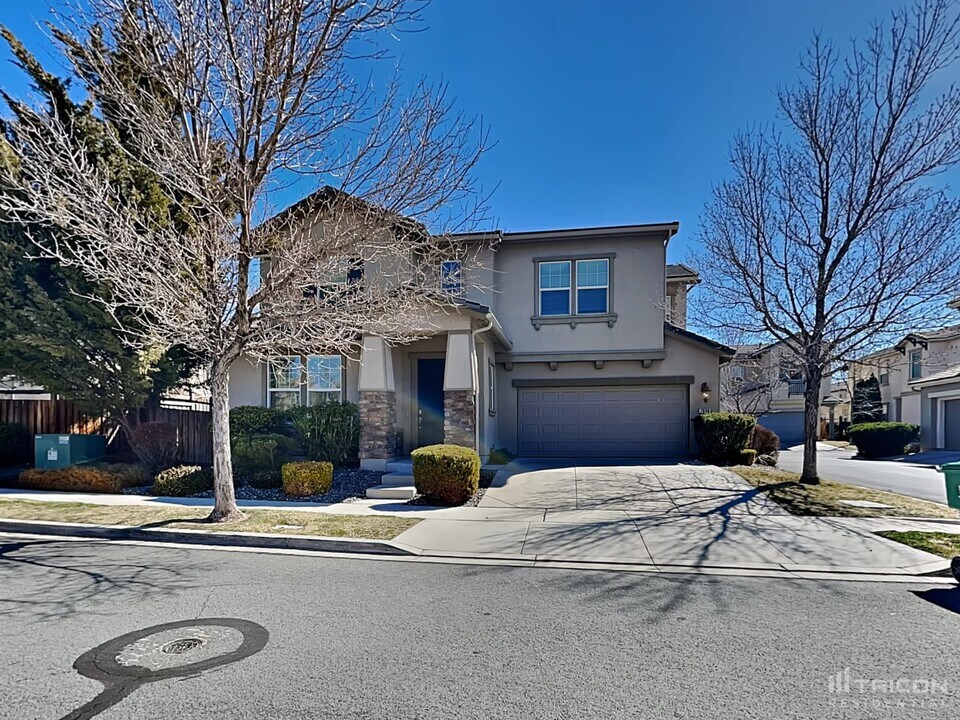 7096 Sacred Cir in Sparks, NV - Building Photo