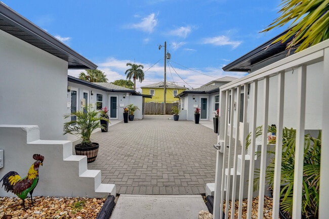property at 220 Walton Blvd