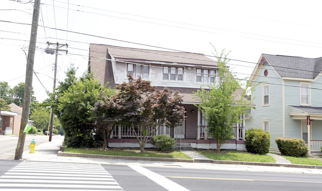 834 Broadway St in Knoxville, TN - Building Photo - Building Photo