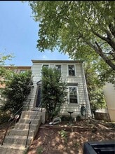 14262 Heritage Crossing Ln in Centreville, VA - Building Photo - Building Photo