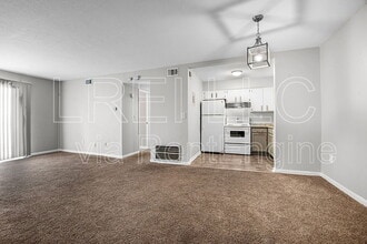 4500 Landside Dr in Louisville, KY - Building Photo - Building Photo