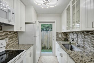 917 NE 17th Ct-Unit -# 917 in Fort Lauderdale, FL - Building Photo - Building Photo