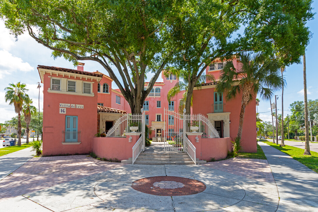 Villa De Leon in Tampa, FL - Foto de edificio