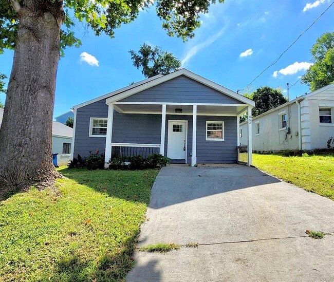 property at 1062 Grant Terrace SE