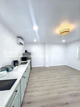 1404 Rivas St in San Antonio, TX - Foto de edificio - Building Photo