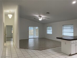 761 93rd Ave N in Naples, FL - Building Photo - Building Photo