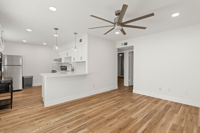 2025 N Richland St, Unit A