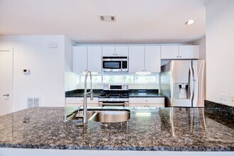822 Ruthven St in Houston, TX - Building Photo - Building Photo