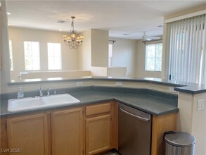 10190 Deerfield Beach Ave in Las Vegas, NV - Building Photo - Building Photo