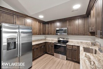 8286 Heywood Cir in Sterling Heights, MI - Building Photo - Building Photo