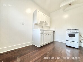 147 Normandie Ave, Unit 206 in Los Angeles, CA - Building Photo - Building Photo