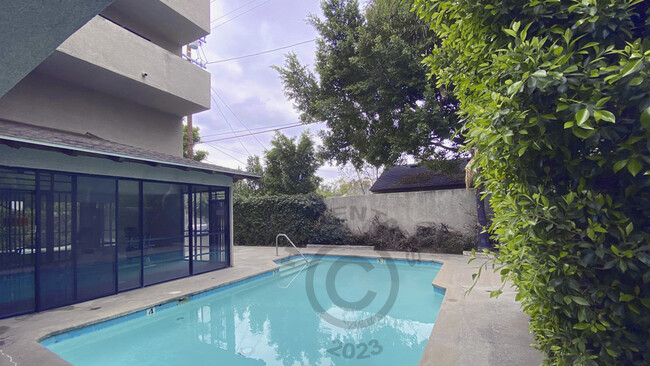 4651 Cahuenga Blvd in North Hollywood, CA - Building Photo - Building Photo