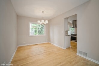 103 Viola Ct in Rolling Meadows, IL - Building Photo - Building Photo