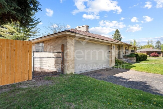 property at 5621 N Whitehouse St