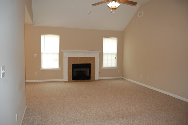 900 Watsonia Dr in Aiken, SC - Foto de edificio - Building Photo