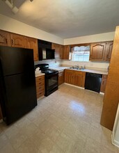 4706A Spring Hill Ave in South Charleston, WV - Building Photo - Building Photo
