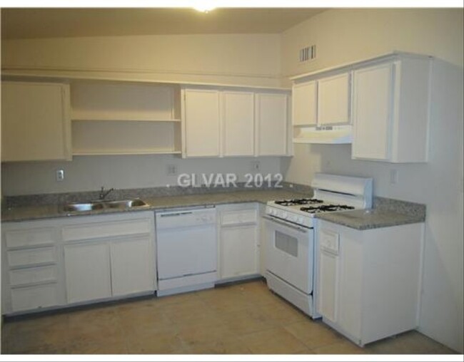 5008 Cannon Blvd in Las Vegas, NV - Building Photo - Building Photo