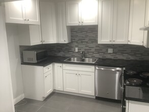 2121 Vanderbilt Ln, Unit #3 in Redondo Beach, CA - Building Photo - Building Photo