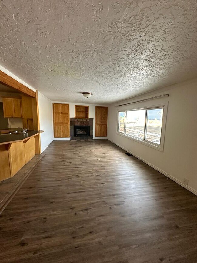 155 N Main St in Randolph, UT - Foto de edificio - Building Photo