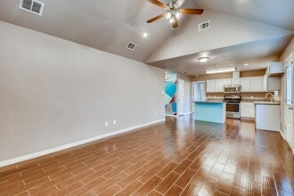 713 Rike St in McKinney, TX - Foto de edificio - Building Photo