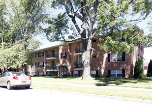Monroe Apartments in Salem, OH - Building Photo - Building Photo