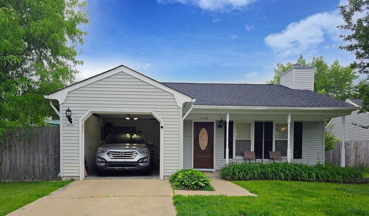 4104 Stillwood Ct in Virginia Beach, VA - Building Photo