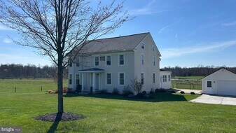 165 Ammon Rd in Elverson, PA - Building Photo