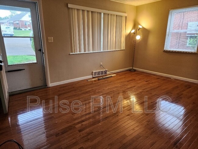 124 Bon Jan Ln in Highland Heights, KY - Building Photo - Building Photo
