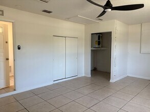 3099 Deltona Blvd in Spring Hill, FL - Building Photo - Building Photo