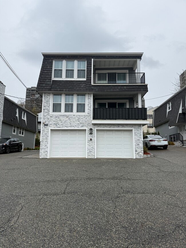 1278 River Rd, Unit 2